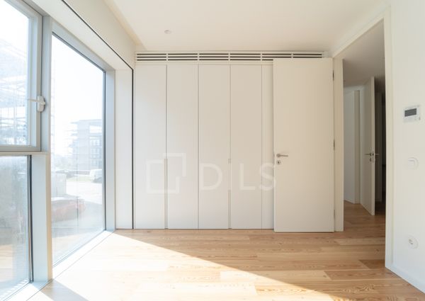 Apartamento T3 com varanda, novo, com vista mar, em Vila Nova de Gaia