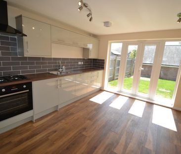 4 bedroom detached house to rent - Photo 6