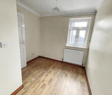 Cute and Charming 3 Bed Home - Photo 1