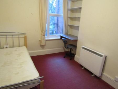 6 bedroom terraced house to rent - Photo 3