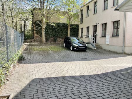 Laminat • 3-Raum • Aufzug • Bad mit Wanne • Schloß-Chemnitz • zentrumsnah • neuer Balkon! - Foto 4