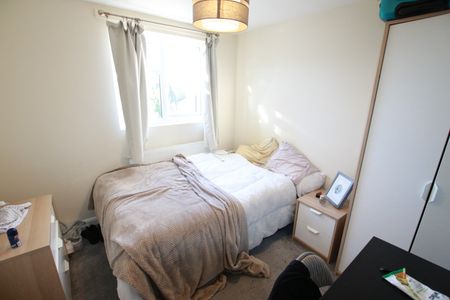 6 Bed Terraced House, Blenheim Road, RG1 - Photo 5