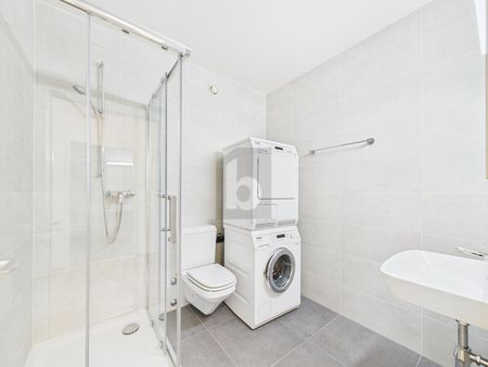 LUMINEUX AVEC BALCON ET PROCHE DE O.I - Photo 5