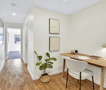 Surprising space & style in super central location - Photo 1