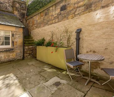 A truly stunning main door lower ground floor furnished two bedroom... - Photo 4