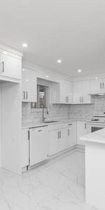 Single family home w/self contained suite. - Photo 3