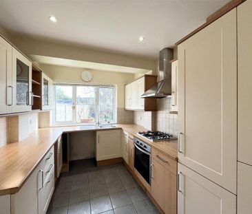 3 bedroom end of terrace house to rent - Photo 1