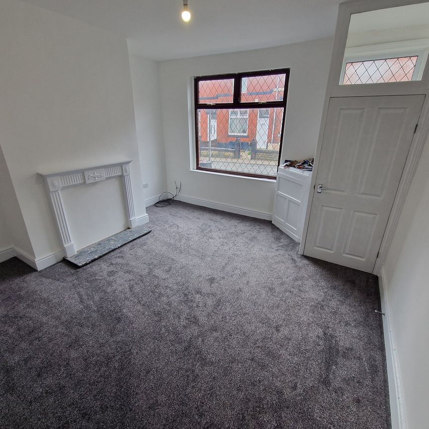 Bridgefield Street, Radcliffe - Photo 1