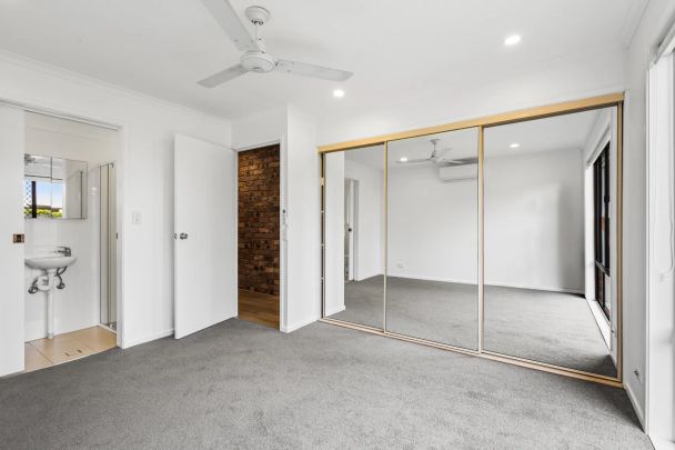 Spacious Family Home with Pool & Tennis Court - Photo 1