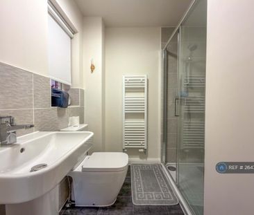 1 bedroom in a house share to rent - Photo 5