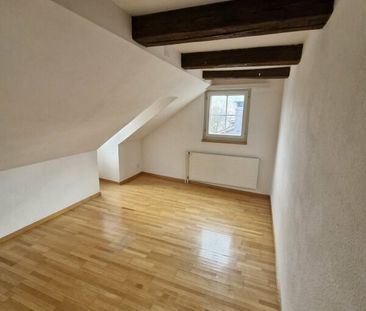 Charmante Dachwohnung mit Galerie und Balkon - Photo 5