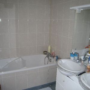 Location Appartement 3 pièces 105m² LA FLECHE 72200 - Photo 3