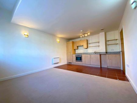 2 bedroom flat to rent - Photo 3