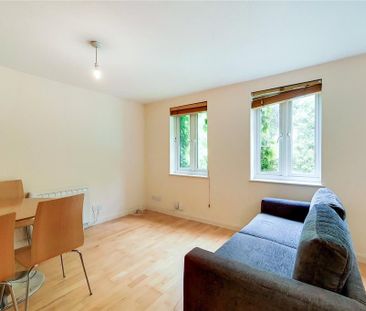 Studio to rent - Photo 6