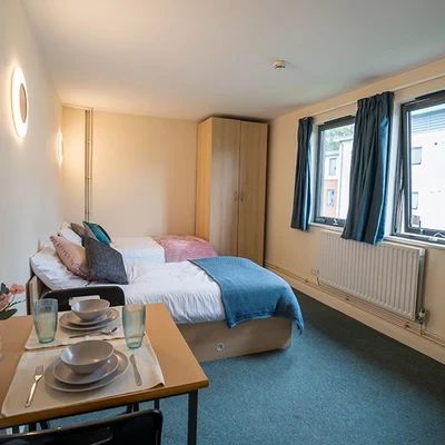 Large Studio - Photo 1