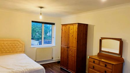 2 Bed / 1 Bath - Photo 2
