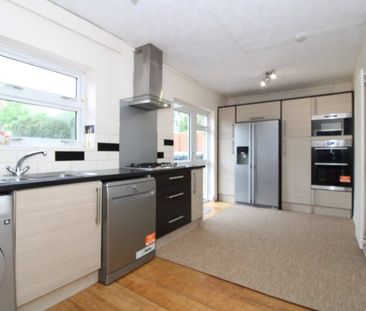 Bedwell Crescent, Stevenage, Hertfordshire - Photo 5