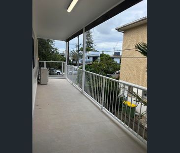 Spacious 2-Bedroom Apartment in Prime Surfers Paradise Location - Photo 1