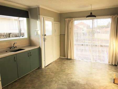 3 BEDROOM, TE ATATU SOUTH - Photo 3