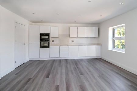 1A Hermitage Road, Woking, Surrey, GU21 - Photo 3