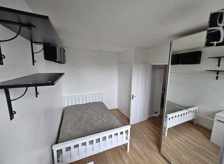 Room in a Shared Flat, Strode Road, N17 - Photo 2
