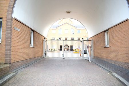 4 Bed Terraced House, Cyclops Mews, E14 - Photo 2