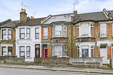 3 bedroom terraced house to rent - Photo 5
