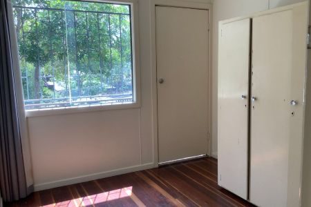 Convenient Inner-City Living Moments from Suncorp Stadium - Photo 3