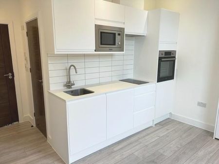 Studio to rent - Photo 2