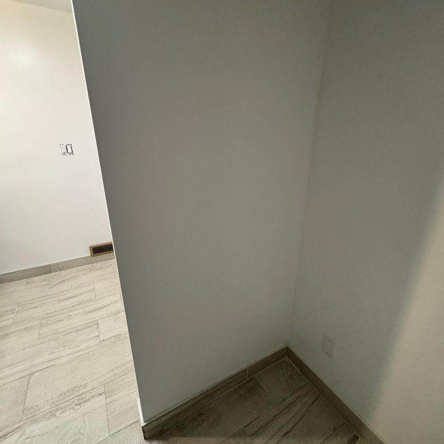 240 Blackburn - Photo 1