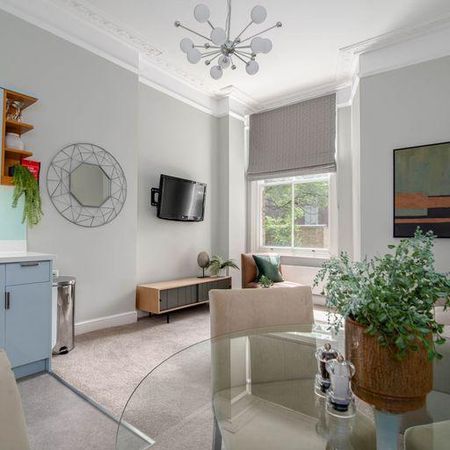 2 bedroom serviced apartment to rent - Photo 2