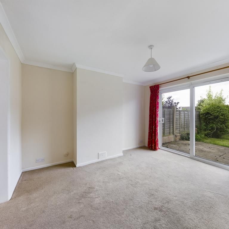 3 bedroom semi-detached house to rent - Photo 1