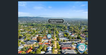 🏡 Cozy Comfort in Windsor Gardens 🌿 - Photo 3