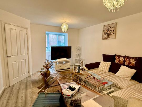 3 Bed Semi-Detached House, Argyll Way, B66 - Photo 1