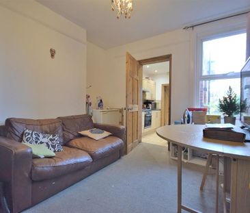 2 bedroom house share to rent - Photo 1