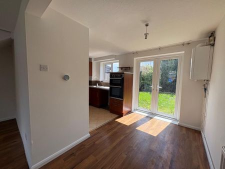 1 bedroom end of terrace house to rent - Photo 2
