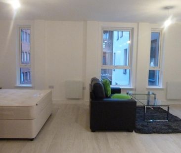 Studio to rent - Photo 2