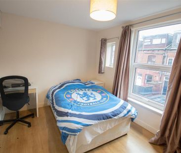 4 bedroom terraced house to rent - Photo 3