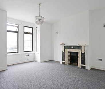 Price £2,500 pcm - Available Now - Part Furnished - Photo 6