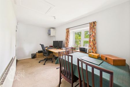 2 bedroom end of terrace house to rent - Photo 3