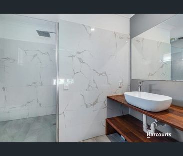 Modern Family Living in a Prime Doncaster East Location - Photo 4