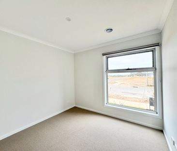 Modern Family Living in Armstrong Creek - Photo 1