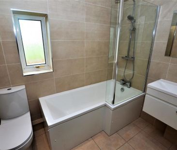 3 bedroom terraced house to rent - Photo 5