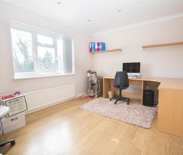 4 bedroom detached house to rent - Photo 6