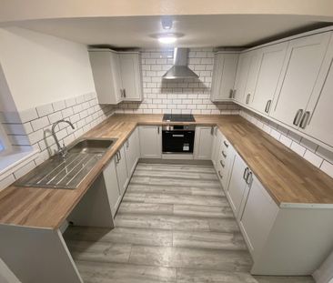 3 bedroom terraced house to rent - Photo 3