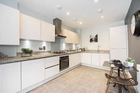 4 bedroom end of terrace house to rent - Photo 4