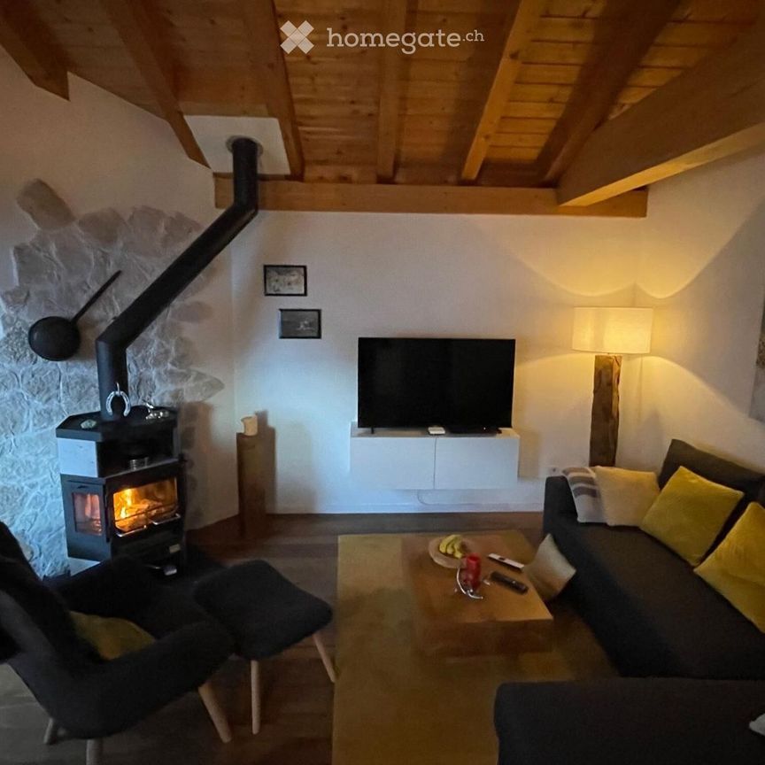 Luminous 2.5-room apartment with balcony, Salouf - Photo 1