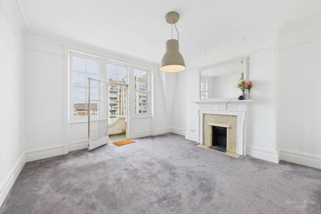 4 bedroom flat to rent - Photo 2