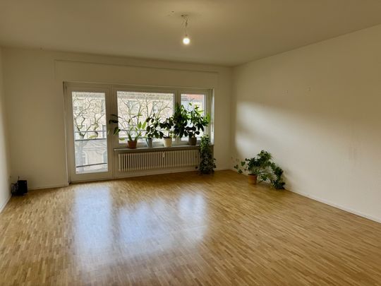 Schöne 3 Zimmerwohnung mit 2 Balkonen in der Karlsruher Oststadt - Foto 1