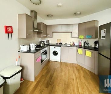1 bedroom in a house share to rent - Photo 3